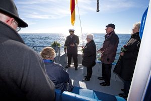 seebestattung trauergäste an bord