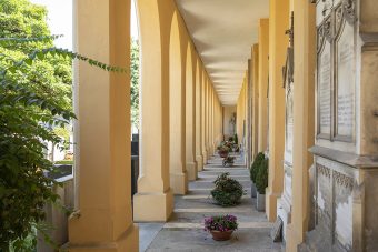 friedhof st georg kreuzgang
