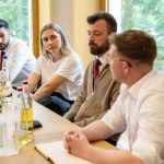 bestatteralltag szene teambesprechung